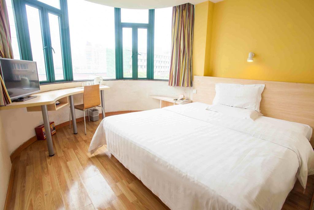 7Days Inn Jiangmen Peng Jiang Qiao North חדר תמונה
